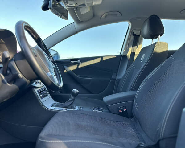 Серый Фольксваген Пассат, объемом двигателя 1.97 л и пробегом 294 тыс. км за 7400 $, фото 11 на Automoto.ua