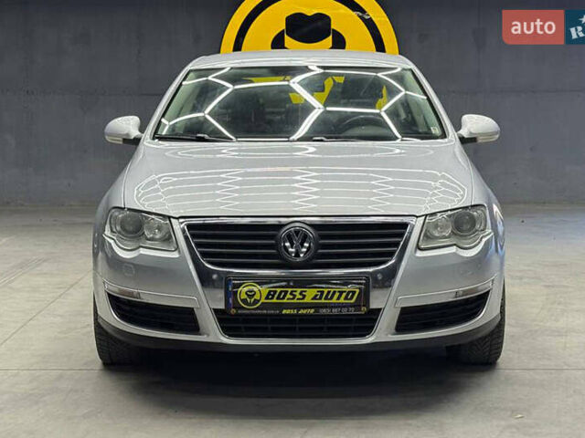 Фольксваген Пассат 2010 в Черновцах на Automoto.ua Серый Фольксваген Пассат, объемом двигателя 1.39 л и пробегом 195 тыс. км за 7600 $, фото 1 на Automoto.ua
