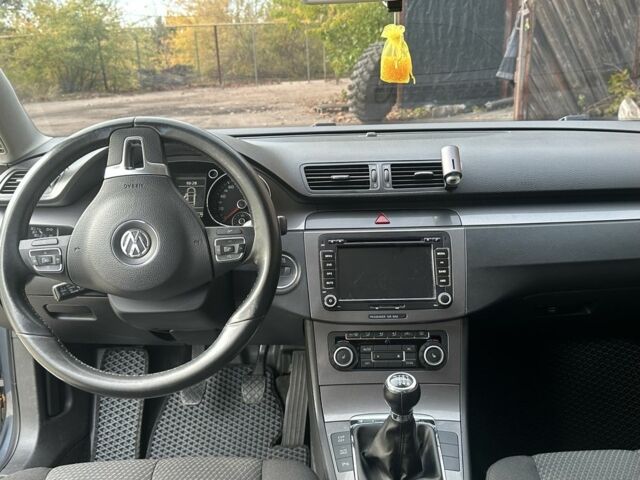 Серый Фольксваген Пассат, объемом двигателя 1.8 л и пробегом 238 тыс. км за 3800 $, фото 6 на Automoto.ua