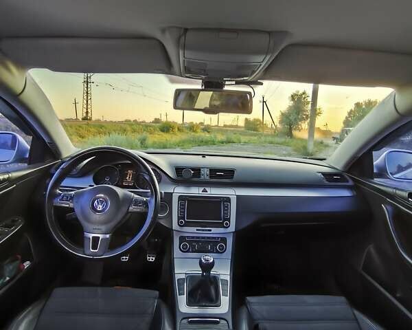 Серый Фольксваген Пассат, объемом двигателя 1.97 л и пробегом 288 тыс. км за 8800 $, фото 8 на Automoto.ua