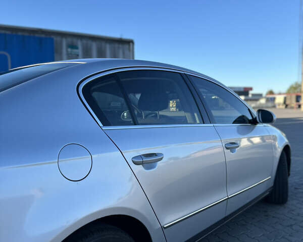 Серый Фольксваген Пассат, объемом двигателя 1.97 л и пробегом 294 тыс. км за 7400 $, фото 6 на Automoto.ua