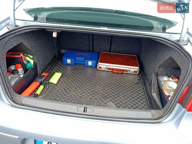 Серый Фольксваген Пассат, объемом двигателя 1.8 л и пробегом 96 тыс. км за 9000 $, фото 9 на Automoto.ua