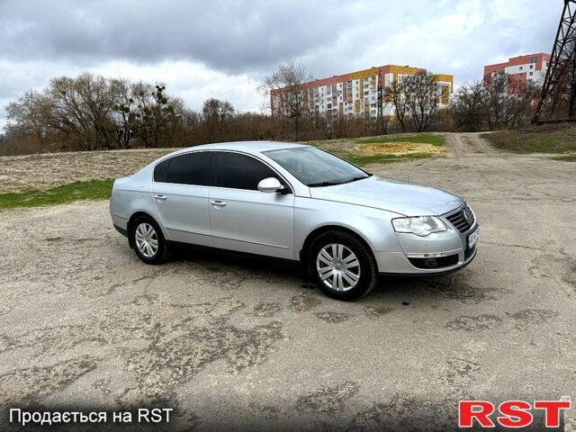 Серый Фольксваген Пассат, объемом двигателя 1.8 л и пробегом 144 тыс. км за 6800 $, фото 1 на Automoto.ua