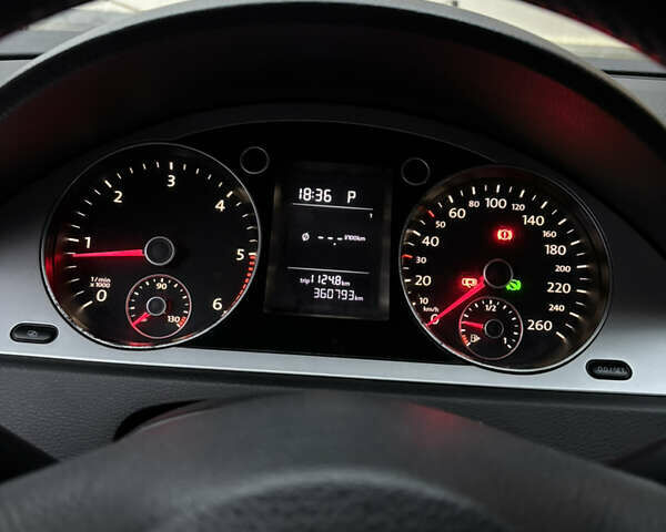 Серый Фольксваген Пассат, объемом двигателя 1.97 л и пробегом 360 тыс. км за 8299 $, фото 31 на Automoto.ua