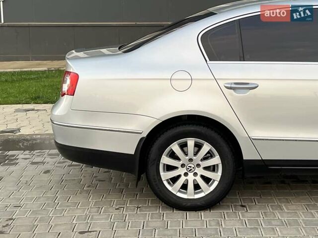 Серый Фольксваген Пассат, объемом двигателя 1.8 л и пробегом 163 тыс. км за 7650 $, фото 26 на Automoto.ua