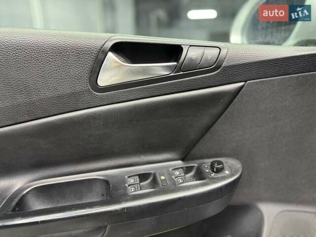 Фольксваген Пассат 2010 в Черновцах на Automoto.ua Серый Фольксваген Пассат, объемом двигателя 1.39 л и пробегом 195 тыс. км за 7600 $, фото 8 на Automoto.ua