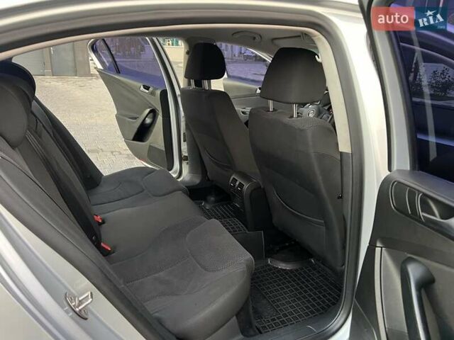 Серый Фольксваген Пассат, объемом двигателя 1.8 л и пробегом 163 тыс. км за 7650 $, фото 59 на Automoto.ua