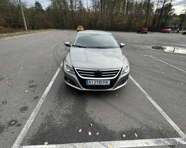 Серый Фольксваген Пассат, объемом двигателя 1.97 л и пробегом 254 тыс. км за 9300 $, фото 4 на Automoto.ua