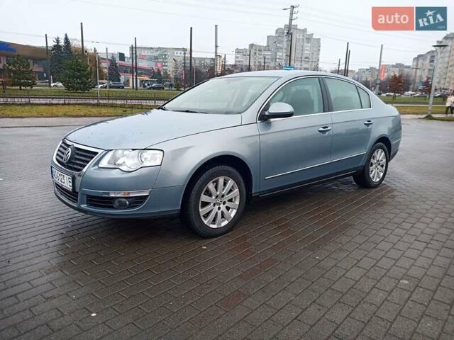 Серый Фольксваген Пассат, объемом двигателя 1.8 л и пробегом 96 тыс. км за 9000 $, фото 2 на Automoto.ua