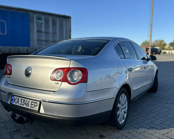 Серый Фольксваген Пассат, объемом двигателя 1.97 л и пробегом 294 тыс. км за 7400 $, фото 5 на Automoto.ua