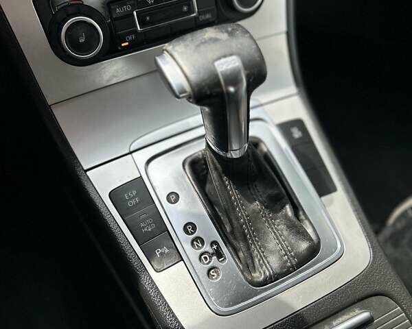 Серый Фольксваген Пассат, объемом двигателя 1.8 л и пробегом 163 тыс. км за 4850 $, фото 8 на Automoto.ua