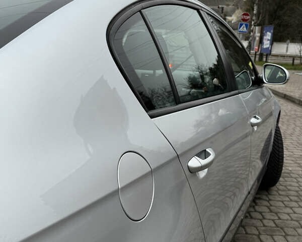 Серый Фольксваген Пассат, объемом двигателя 1.8 л и пробегом 277 тыс. км за 5000 $, фото 12 на Automoto.ua