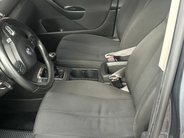 Серый Фольксваген Пассат, объемом двигателя 1.8 л и пробегом 238 тыс. км за 3800 $, фото 7 на Automoto.ua