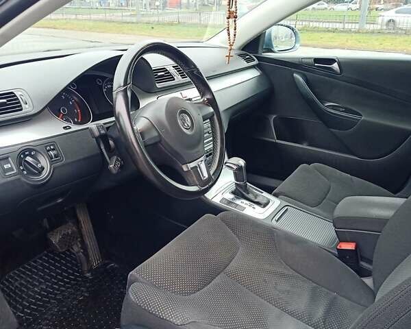 Серый Фольксваген Пассат, объемом двигателя 1.8 л и пробегом 96 тыс. км за 9000 $, фото 7 на Automoto.ua