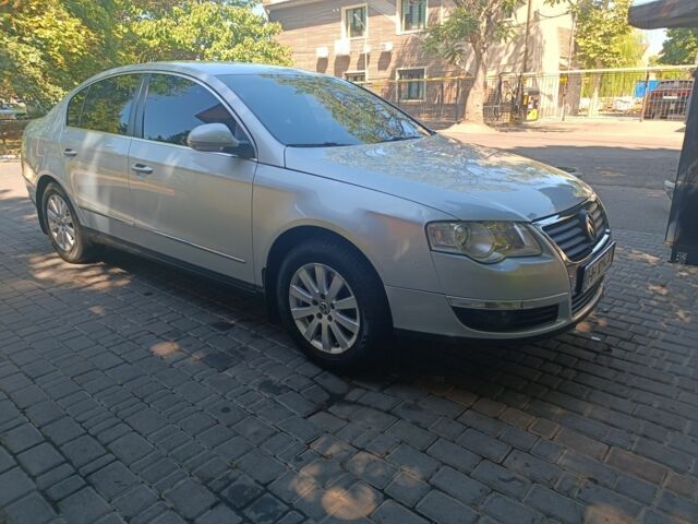 Серый Фольксваген Пассат, объемом двигателя 1.8 л и пробегом 189 тыс. км за 6800 $, фото 3 на Automoto.ua