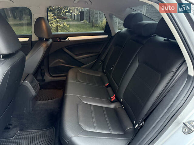 Серый Фольксваген Пассат, объемом двигателя 2.5 л и пробегом 250 тыс. км за 9200 $, фото 25 на Automoto.ua