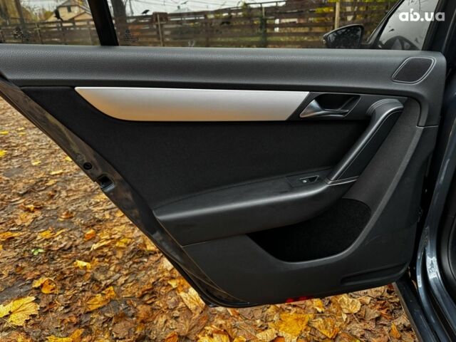 Серый Фольксваген Пассат, объемом двигателя 1.8 л и пробегом 174 тыс. км за 7990 $, фото 21 на Automoto.ua