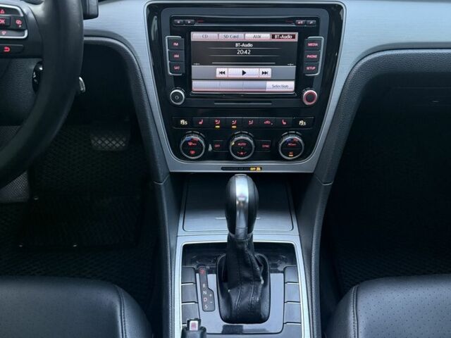 Серый Фольксваген Пассат, объемом двигателя 2.5 л и пробегом 250 тыс. км за 9700 $, фото 19 на Automoto.ua