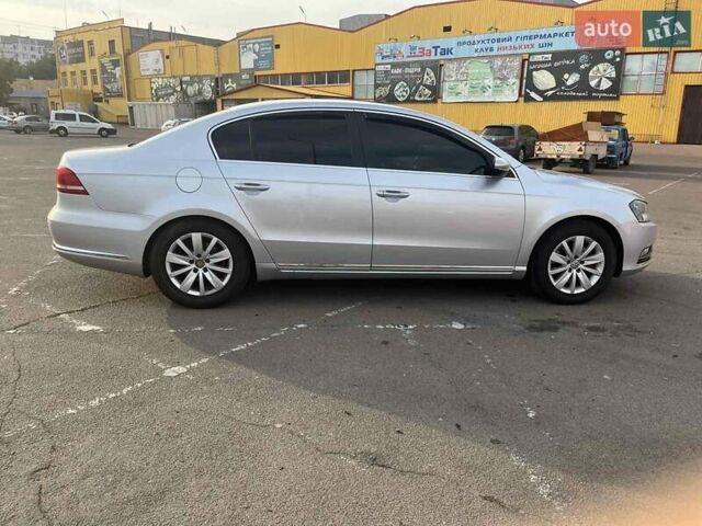 Серый Фольксваген Пассат, объемом двигателя 1.97 л и пробегом 301 тыс. км за 9800 $, фото 2 на Automoto.ua