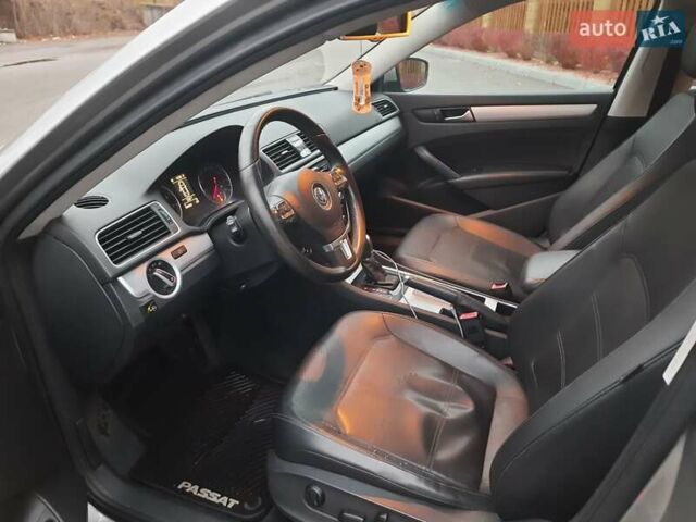 Сірий Фольксваген Пассат, об'ємом двигуна 2.48 л та пробігом 216 тис. км за 8250 $, фото 20 на Automoto.ua