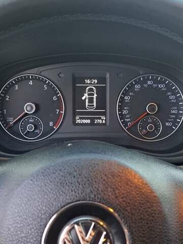 Фольксваген Пассат 2011 в Николаеве на Automoto.ua Серый Фольксваген Пассат, объемом двигателя 2.5 л и пробегом 202 тыс. км за 10000 $, фото 14 на Automoto.ua