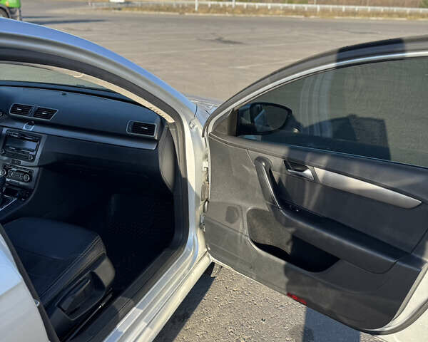 Серый Фольксваген Пассат, объемом двигателя 1.97 л и пробегом 277 тыс. км за 9200 $, фото 16 на Automoto.ua