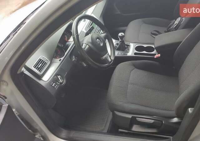 Сірий Фольксваген Пассат, об'ємом двигуна 1.6 л та пробігом 227 тис. км за 10300 $, фото 13 на Automoto.ua