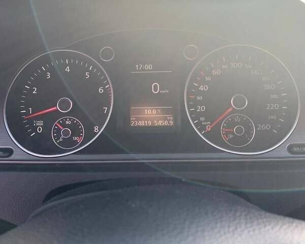 Серый Фольксваген Пассат, объемом двигателя 1.8 л и пробегом 234 тыс. км за 10300 $, фото 7 на Automoto.ua