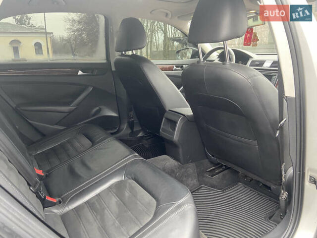 Серый Фольксваген Пассат, объемом двигателя 2.48 л и пробегом 244 тыс. км за 10900 $, фото 8 на Automoto.ua