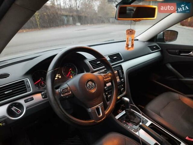 Сірий Фольксваген Пассат, об'ємом двигуна 2.48 л та пробігом 216 тис. км за 8250 $, фото 17 на Automoto.ua