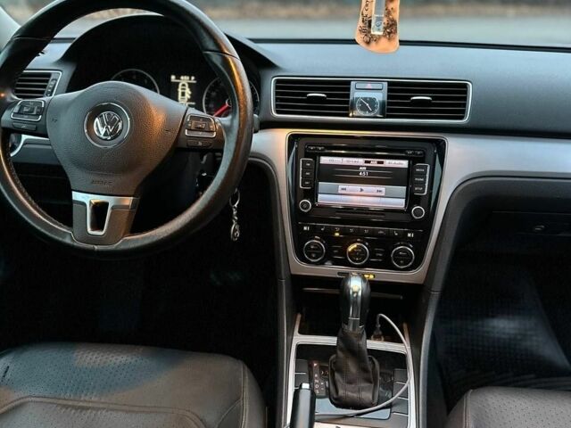 Серый Фольксваген Пассат, объемом двигателя 2.5 л и пробегом 216 тыс. км за 8500 $, фото 8 на Automoto.ua