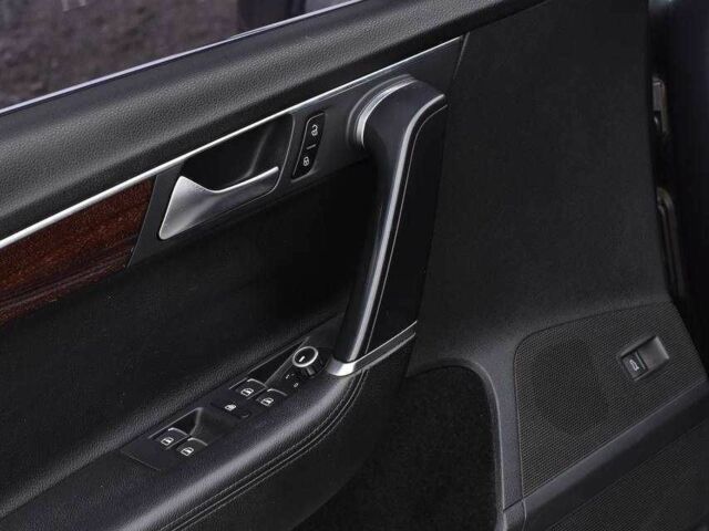 Серый Фольксваген Пассат, объемом двигателя 1.8 л и пробегом 186 тыс. км за 9490 $, фото 11 на Automoto.ua