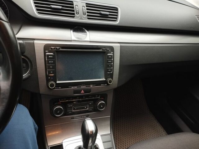 Серый Фольксваген Пассат, объемом двигателя 2 л и пробегом 269 тыс. км за 9000 $, фото 7 на Automoto.ua