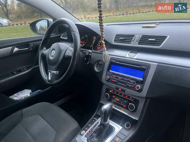 Серый Фольксваген Пассат, объемом двигателя 1.97 л и пробегом 265 тыс. км за 10750 $, фото 12 на Automoto.ua