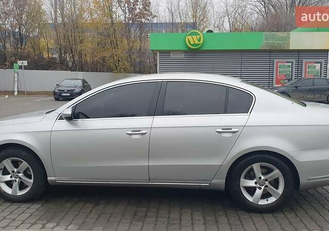 Сірий Фольксваген Пассат, об'ємом двигуна 1.78 л та пробігом 176 тис. км за 10500 $, фото 2 на Automoto.ua