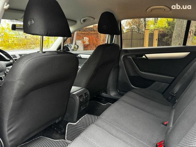 Серый Фольксваген Пассат, объемом двигателя 1.8 л и пробегом 174 тыс. км за 7990 $, фото 22 на Automoto.ua