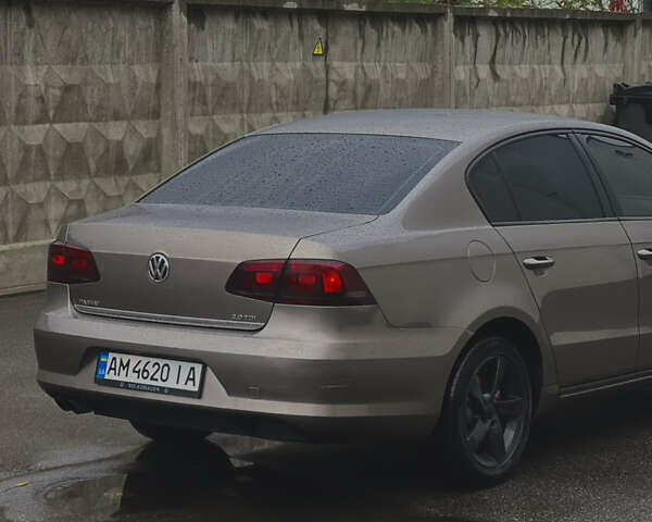 Серый Фольксваген Пассат, объемом двигателя 1.97 л и пробегом 238 тыс. км за 8700 $, фото 13 на Automoto.ua