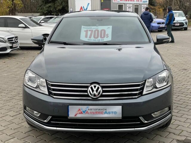 Серый Фольксваген Пассат, объемом двигателя 1.8 л и пробегом 186 тыс. км за 9900 $, фото 1 на Automoto.ua