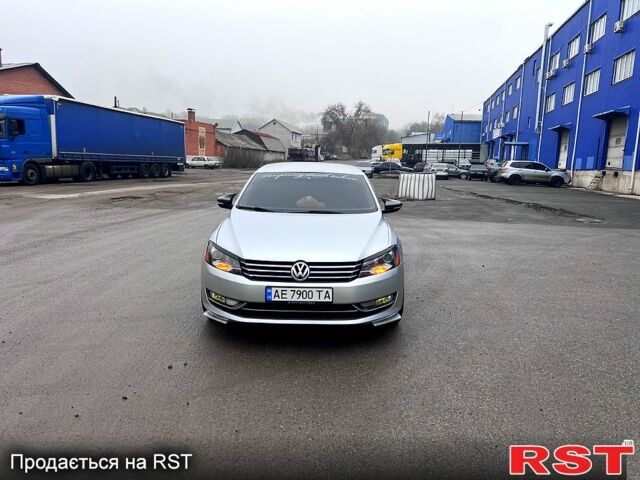 Серый Фольксваген Пассат, объемом двигателя 2.5 л и пробегом 309 тыс. км за 8200 $, фото 2 на Automoto.ua