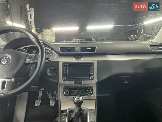 Серый Фольксваген Пассат, объемом двигателя 1.8 л и пробегом 160 тыс. км за 7800 $, фото 11 на Automoto.ua