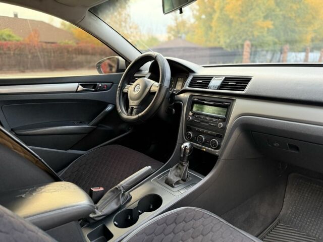 Серый Фольксваген Пассат, объемом двигателя 2.5 л и пробегом 220 тыс. км за 7500 $, фото 10 на Automoto.ua