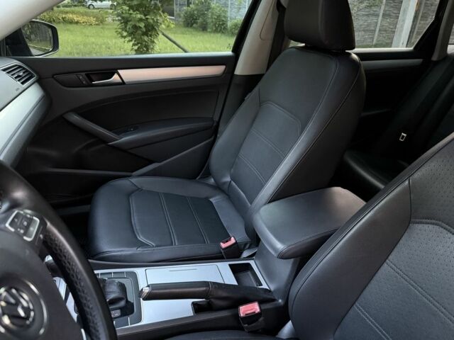 Серый Фольксваген Пассат, объемом двигателя 2.5 л и пробегом 250 тыс. км за 9700 $, фото 18 на Automoto.ua