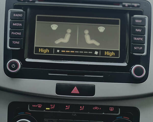 Серый Фольксваген Пассат, объемом двигателя 1.97 л и пробегом 238 тыс. км за 8700 $, фото 35 на Automoto.ua