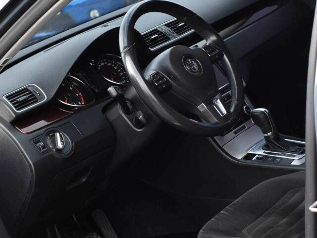 Серый Фольксваген Пассат, объемом двигателя 1.8 л и пробегом 186 тыс. км за 9490 $, фото 6 на Automoto.ua