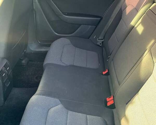 Серый Фольксваген Пассат, объемом двигателя 1.8 л и пробегом 234 тыс. км за 10300 $, фото 10 на Automoto.ua