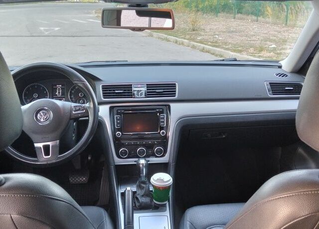 Серый Фольксваген Пассат, объемом двигателя 2.5 л и пробегом 173 тыс. км за 10300 $, фото 1 на Automoto.ua