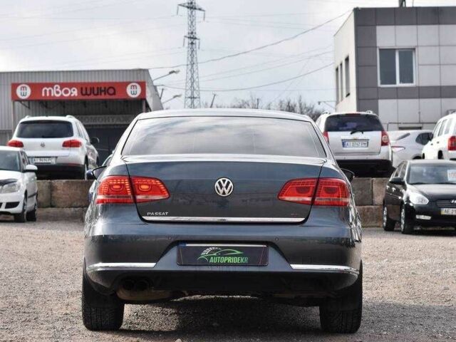 Серый Фольксваген Пассат, объемом двигателя 1.8 л и пробегом 186 тыс. км за 9490 $, фото 2 на Automoto.ua