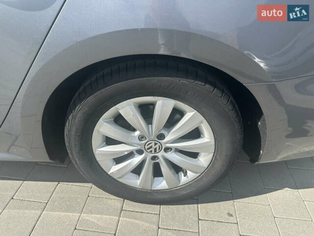 Серый Фольксваген Пассат, объемом двигателя 2.48 л и пробегом 197 тыс. км за 9200 $, фото 5 на Automoto.ua