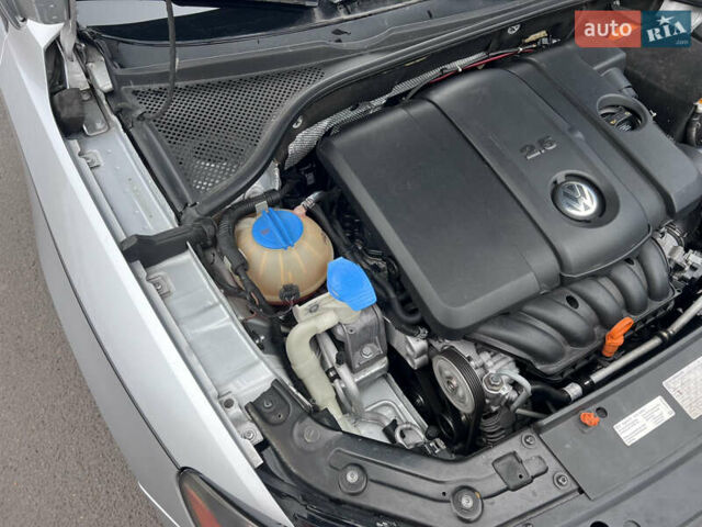 Серый Фольксваген Пассат, объемом двигателя 2.5 л и пробегом 309 тыс. км за 8200 $, фото 9 на Automoto.ua