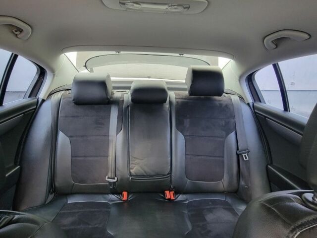 Серый Фольксваген Пассат, объемом двигателя 2 л и пробегом 268 тыс. км за 8800 $, фото 7 на Automoto.ua